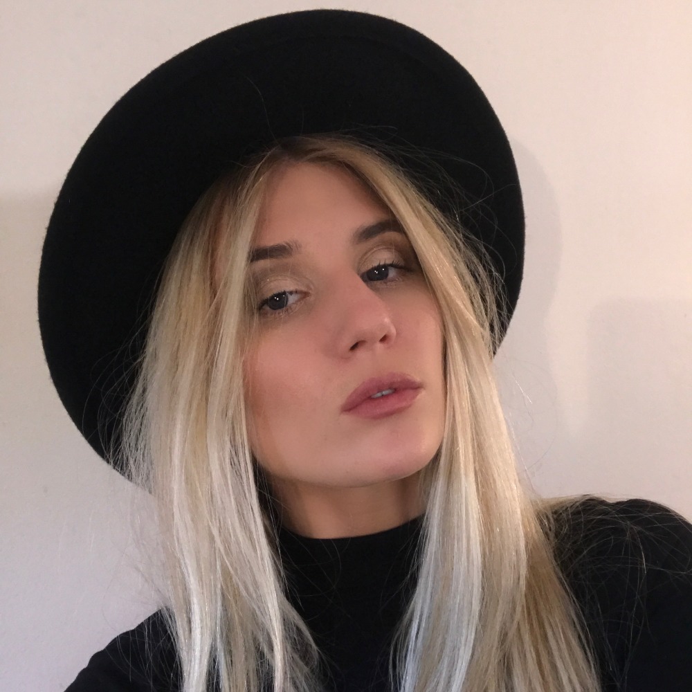 Meet your Posher, Caitlin